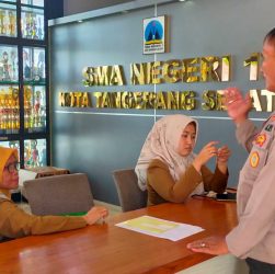 Unit Binmas Polsek Ciputat Timur Jalin Silaturahmi ke SMAN 1 Ciputat