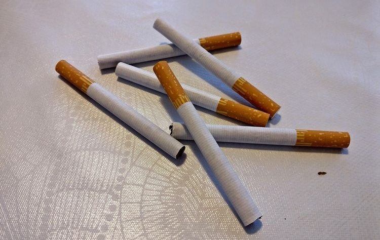 ilustrasi rokok eceran atau ketengan yang dlarang