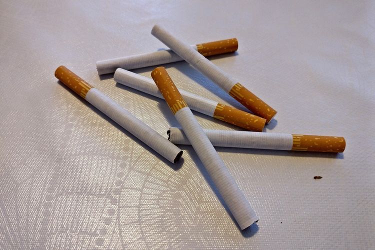 ilustrasi rokok eceran atau ketengan yang dlarang