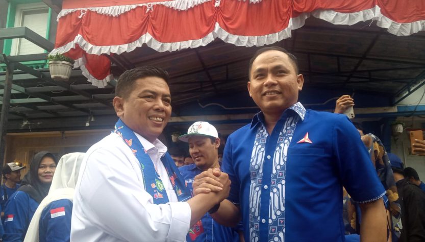 foto calon gubernur banten andra soni dan ketua demokrat tangsel julham firdaus