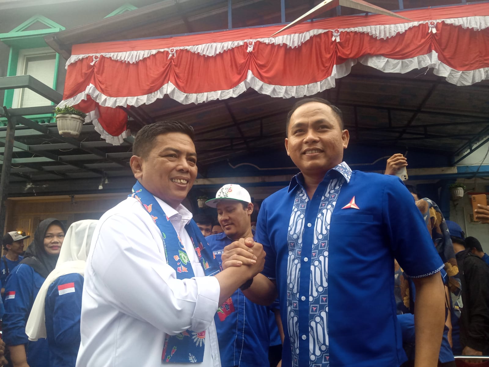 foto calon gubernur banten andra soni dan ketua demokrat tangsel julham firdaus