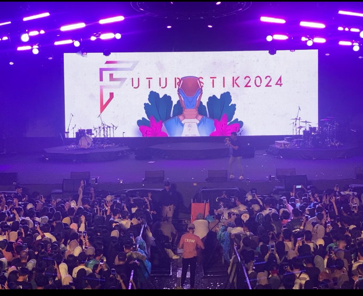 Futuristik 2024