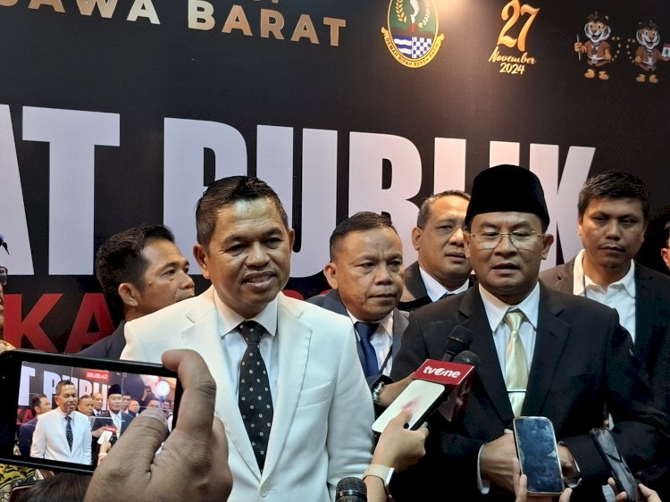 Dedi Mulyadi Tampil Beda di Debat Perdana Pilgub Jabar, Tanpa Iket dan Baju Khas Sunda