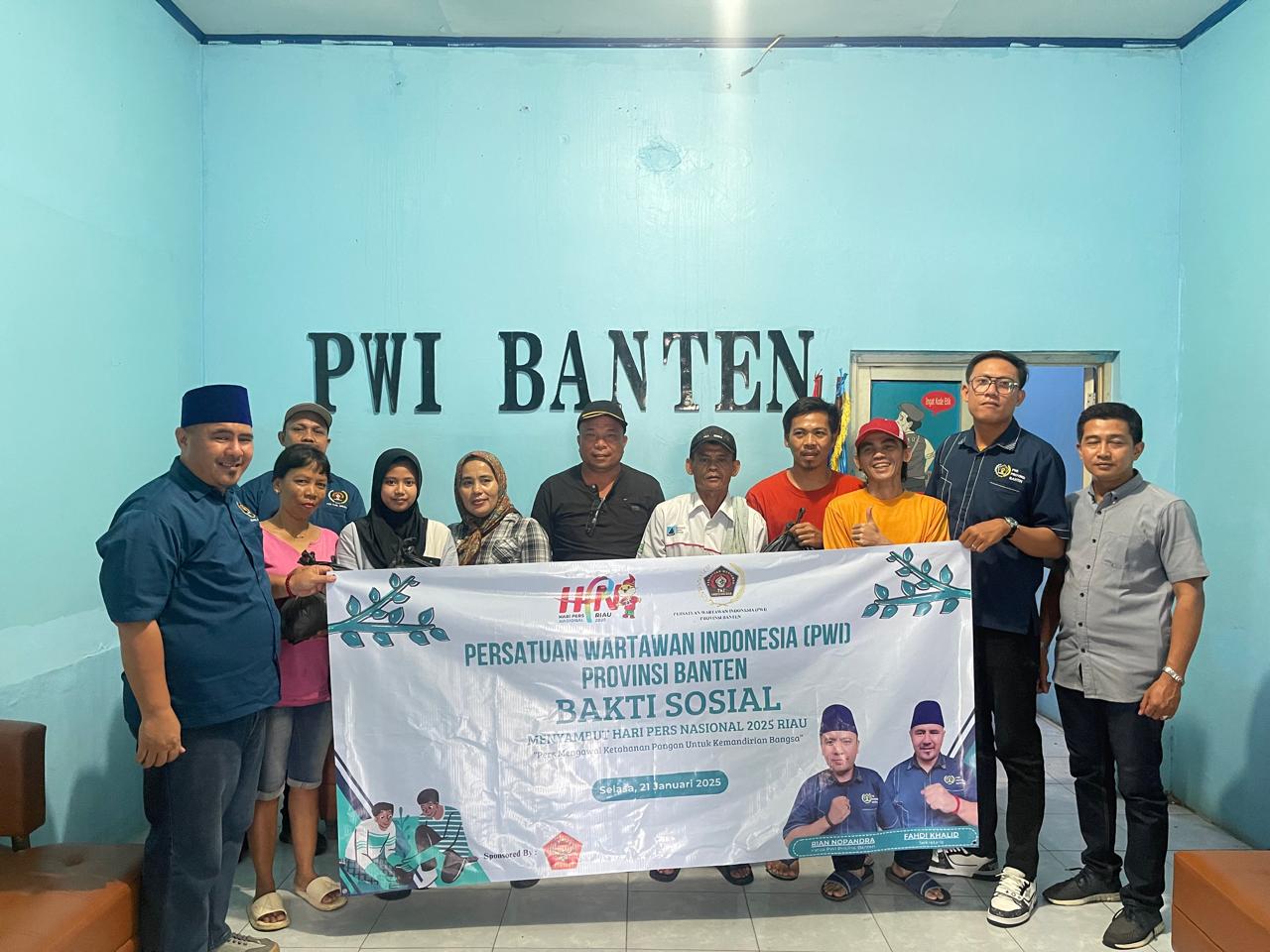 Sambut HPN 2025, PWI Banten Gelar Baksos untuk Warga Sekitar Sekretariat