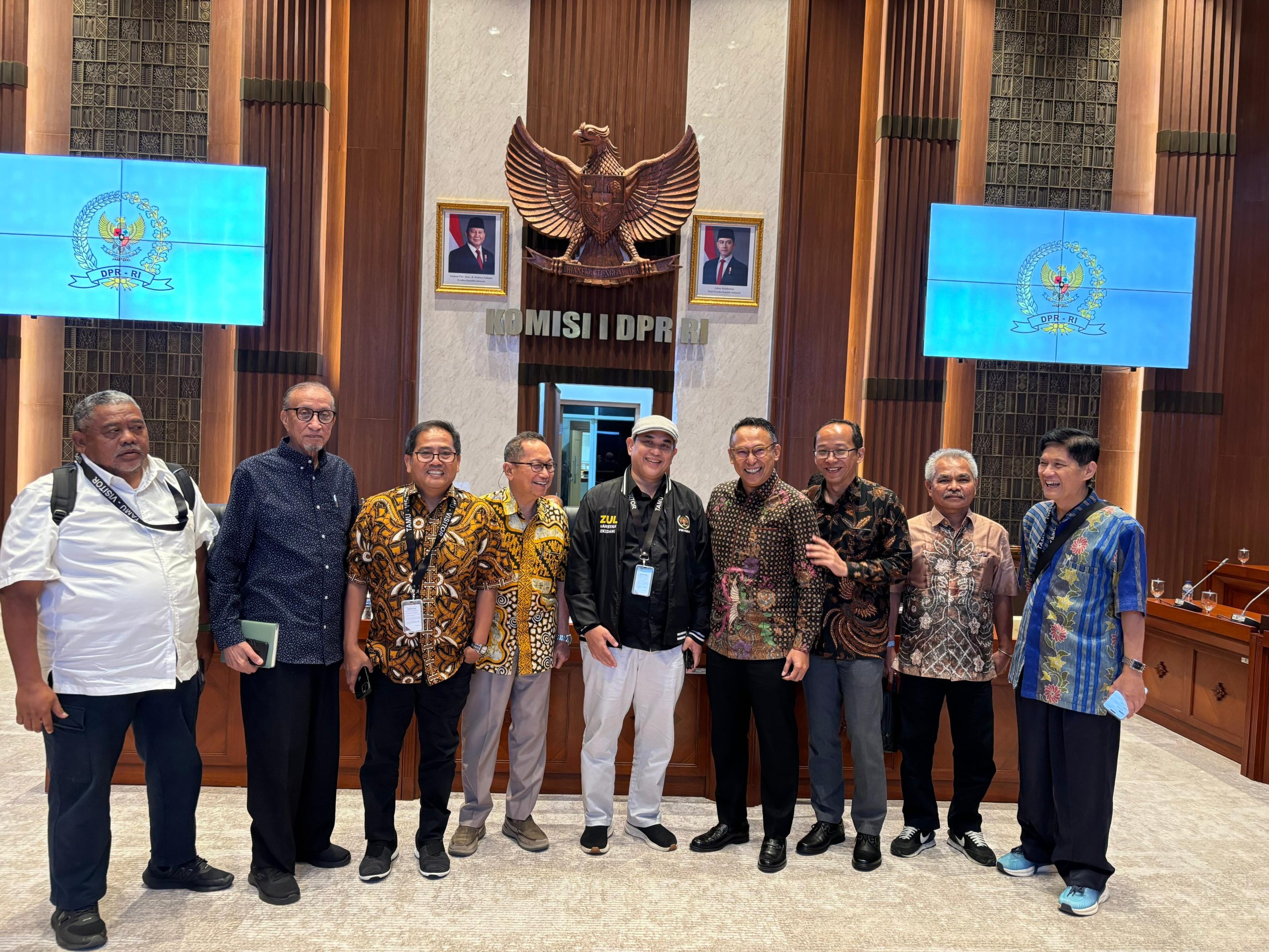 PWI, AJI, dan AVISI kritik keras RUU Penyiaran dalam RDPU bersama DPR. Mereka desak revisi pasal-pasal bermasalah yang dinilai mengancam kebebasan pers dan konten kreator digital di Indonesia.