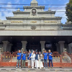 Pengurus PWI Kota Tangerang Berkunjung Ke Monumen Pers Nasional di Surakarta